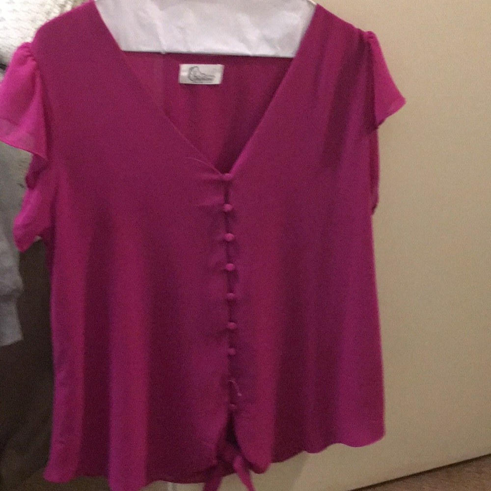 Fuchsia top. Size Large. Only worn once.